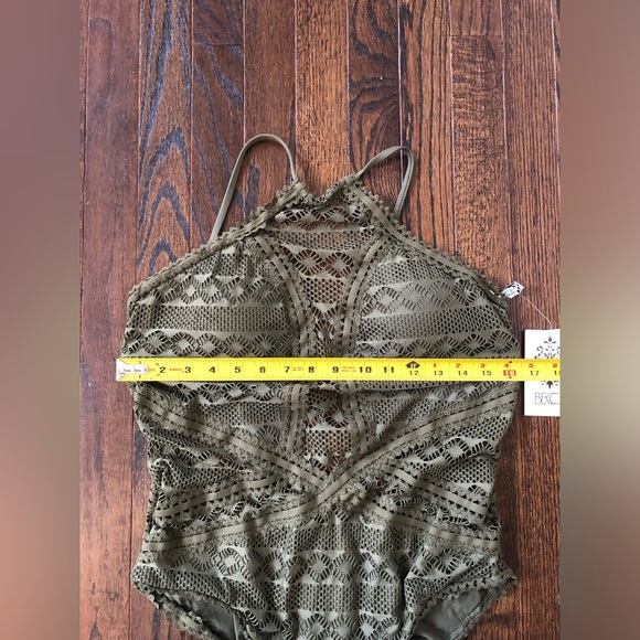 BECCA Women’s XL Olive Green Crochet Halter One-Piece Open-Stitch Swimsuit - NWT - Picture 10 of 15